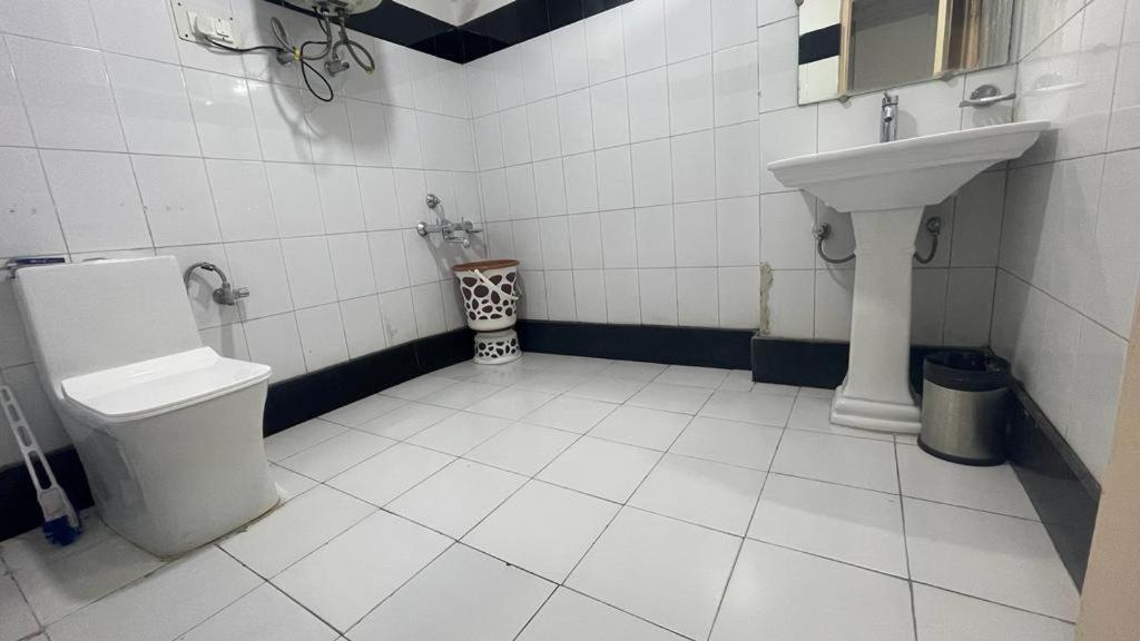 Hotel Senorita Srīnagar Buitenkant foto